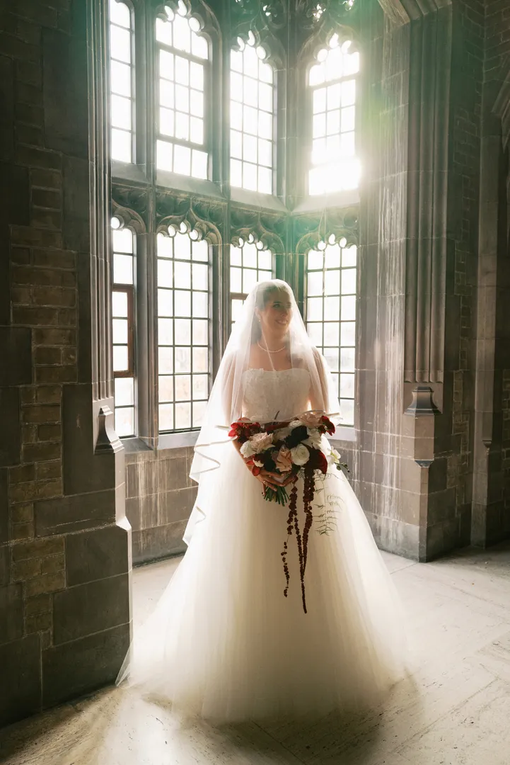 Bride in a cathedral veil with her bouquet, bridal makeup by Arsh Sandhu Allure – Toronto, Ontario